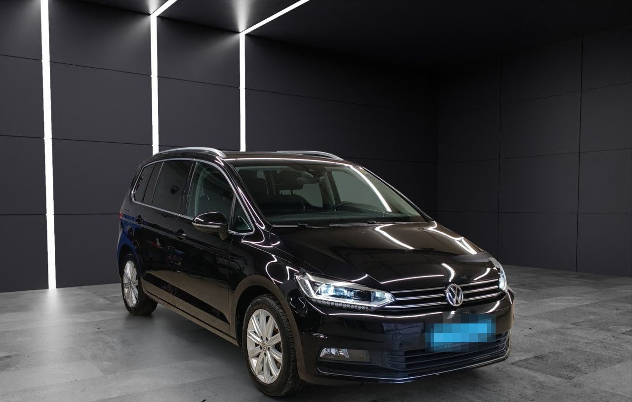 Volkswagen Touran Highline 1.5TSi DSG Navi LED AHK RearView foto 10