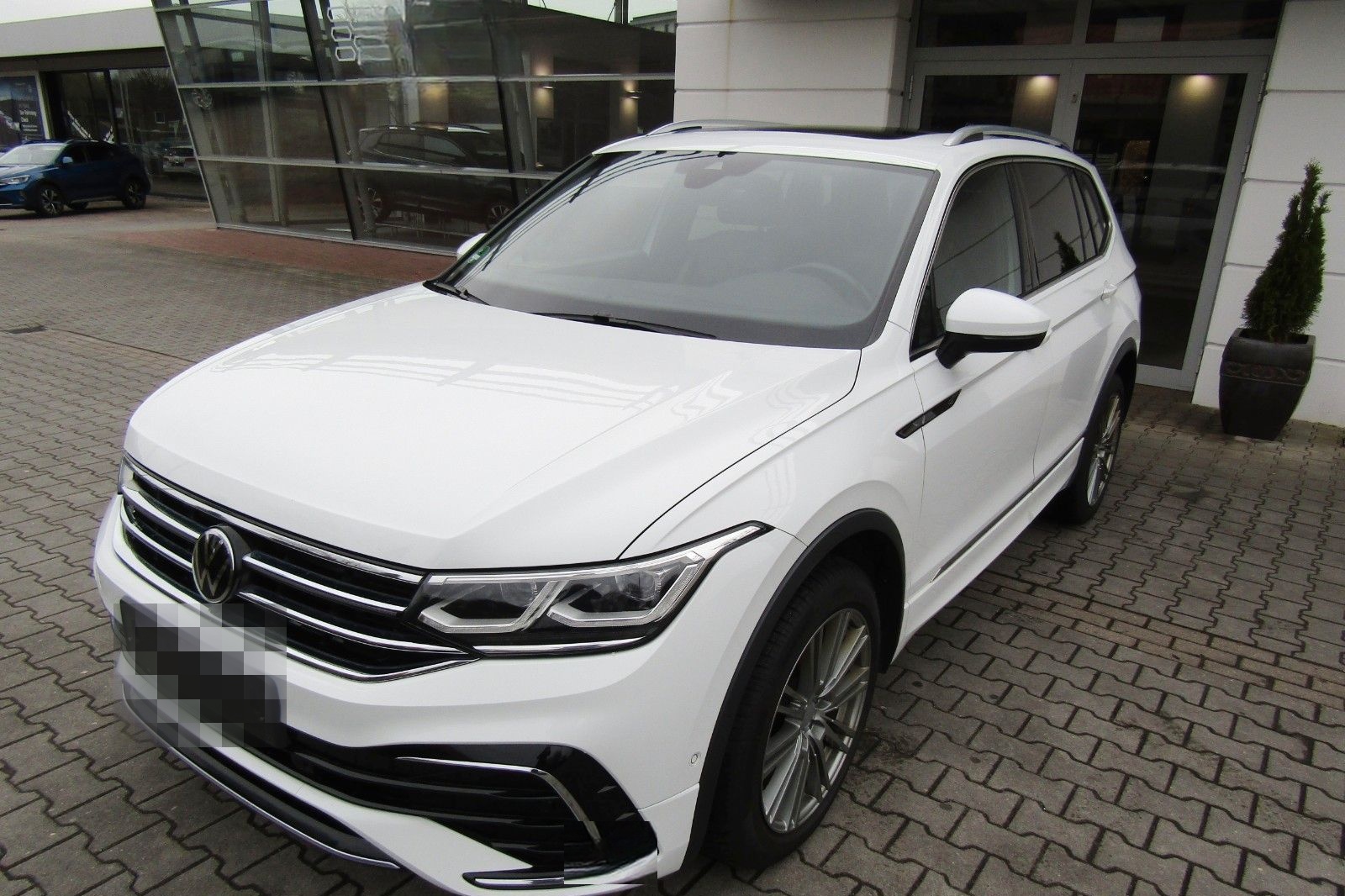 Volkswagen Tiguan Allspace 2.0 TDI R-Line 4Motion DSG+AHK foto 2