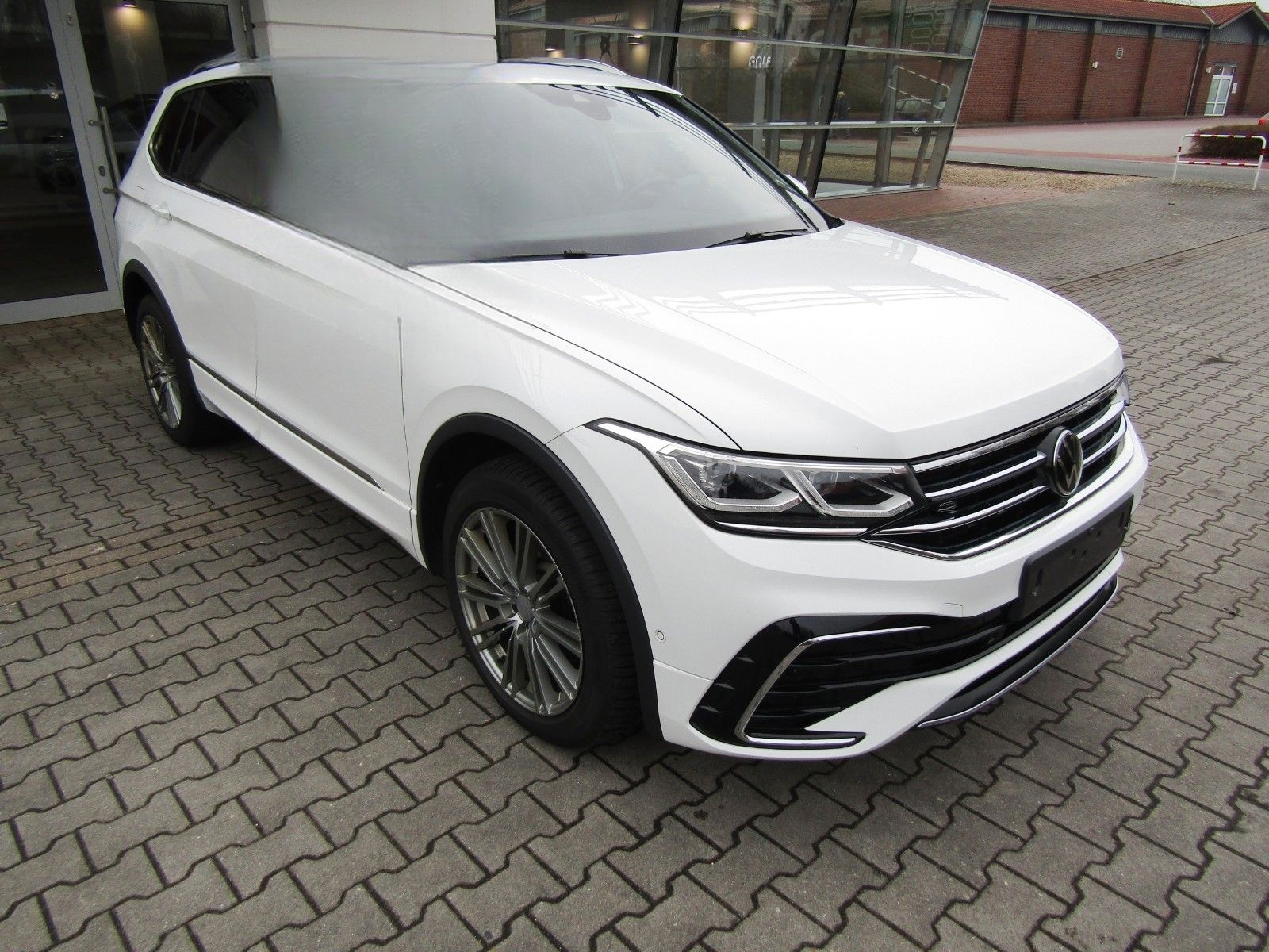 Volkswagen Tiguan Allspace 2.0 TDI R-Line 4Motion DSG+AHK foto 4