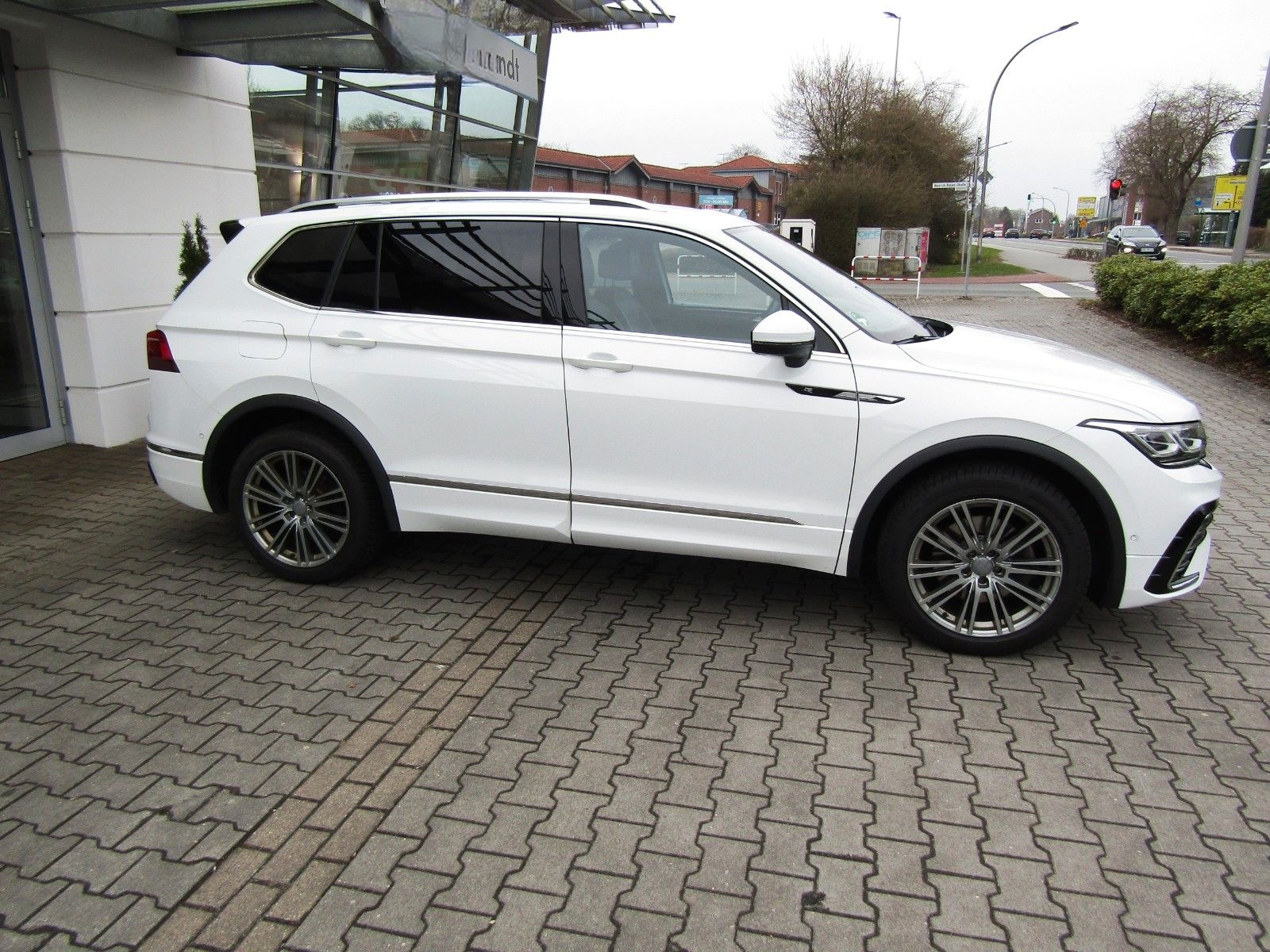 Volkswagen Tiguan Allspace 2.0 TDI R-Line 4Motion DSG+AHK foto 5