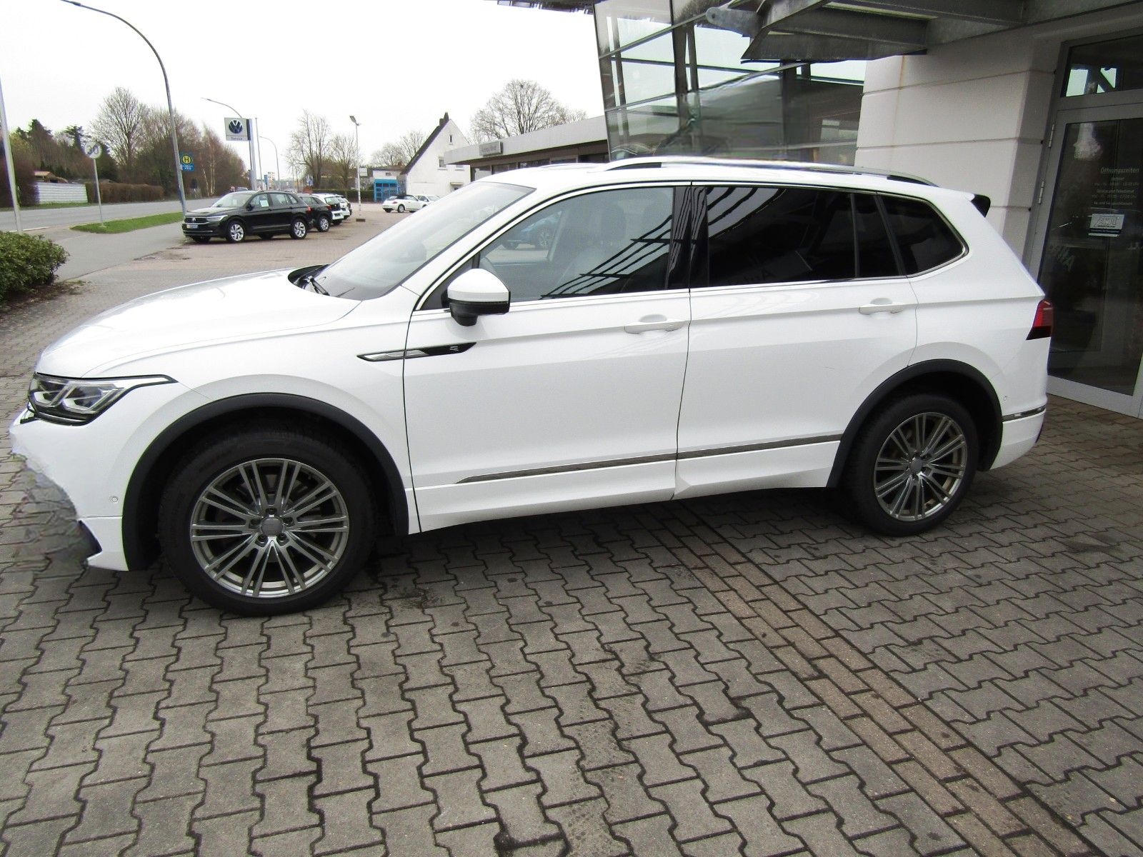 Volkswagen Tiguan Allspace 2.0 TDI R-Line 4Motion DSG+AHK foto 6