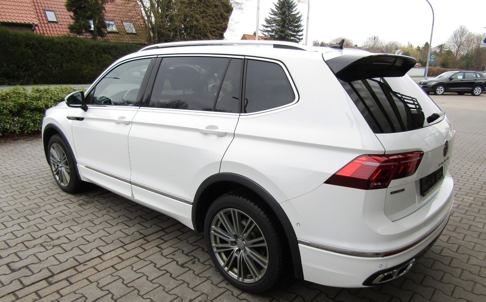 Volkswagen Tiguan Allspace 2.0 TDI R-Line 4Motion DSG+AHK foto 7