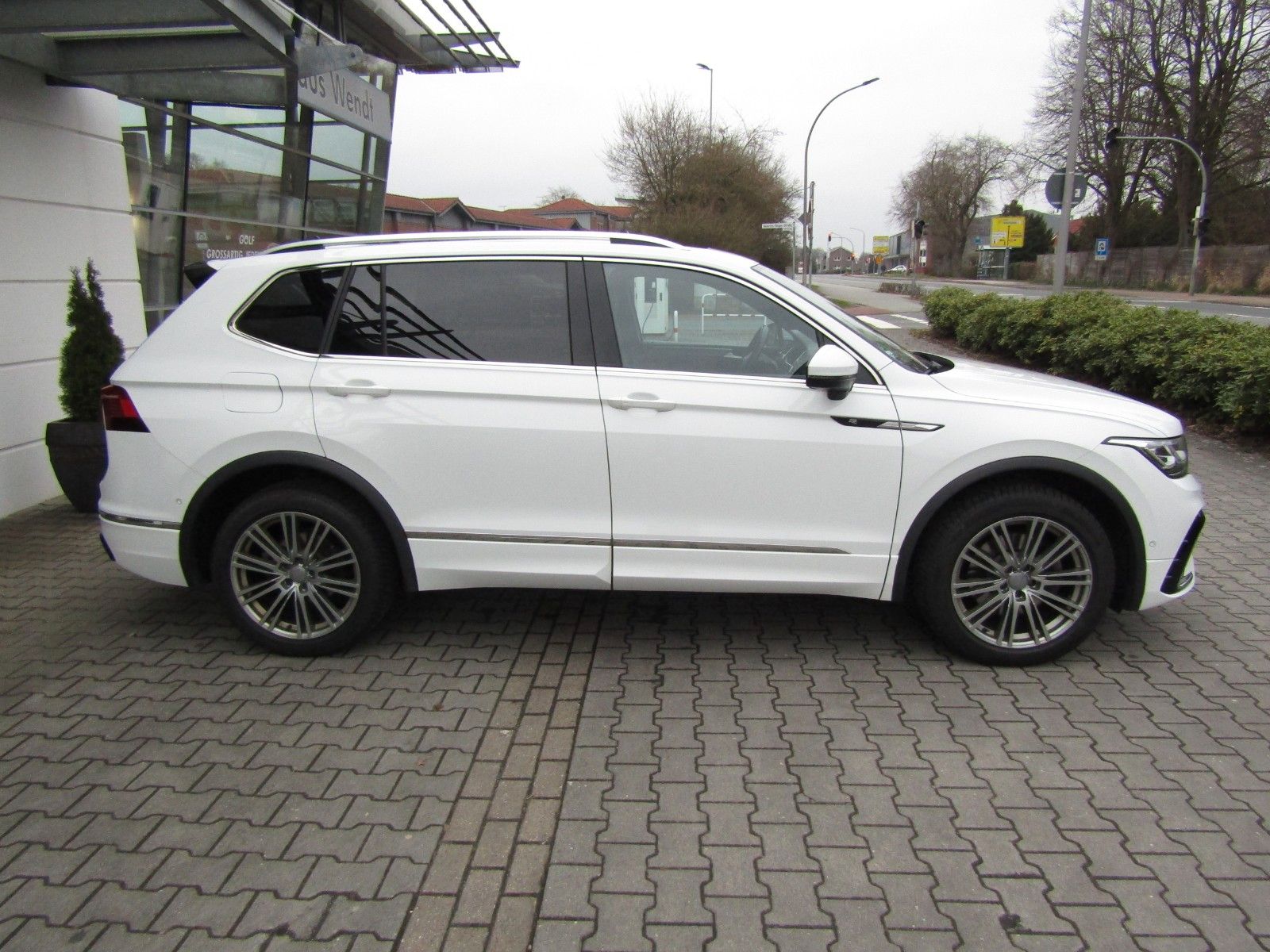 Volkswagen Tiguan Allspace 2.0 TDI R-Line 4Motion DSG+AHK foto 10