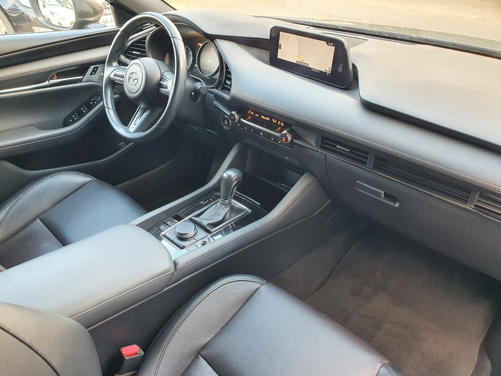 Mazda 3Lim.5trg.Selection.AUTOMATIK.LEDER.NAVI.8fachB. foto 15