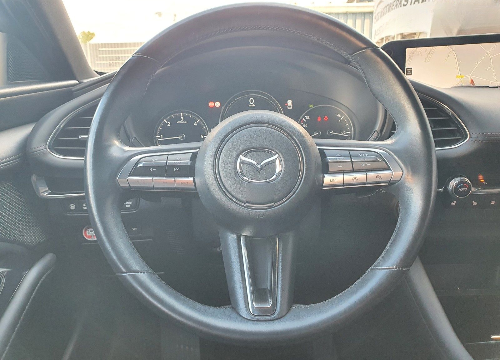 Mazda 3Lim.5trg.Selection.AUTOMATIK.LEDER.NAVI.8fachB. foto 18