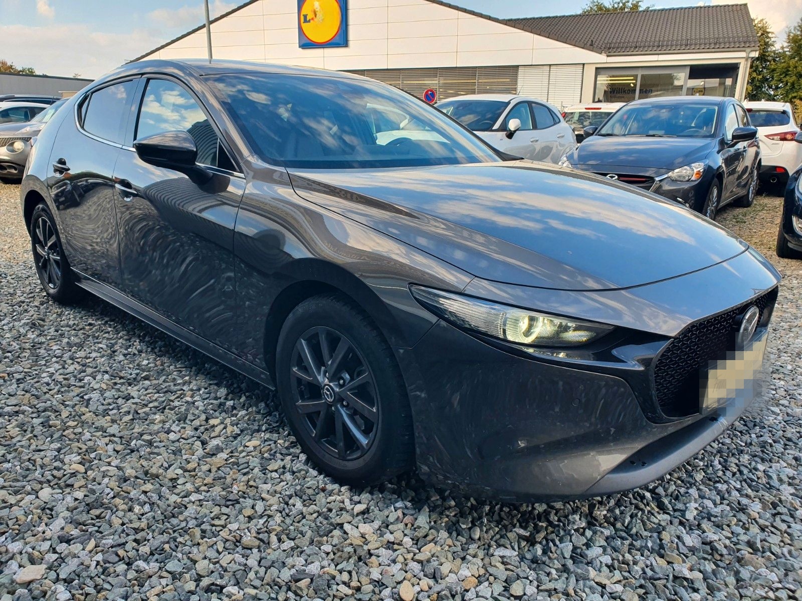 Mazda 3Lim.5trg.Selection.AUTOMATIK.LEDER.NAVI.8fachB. foto 3