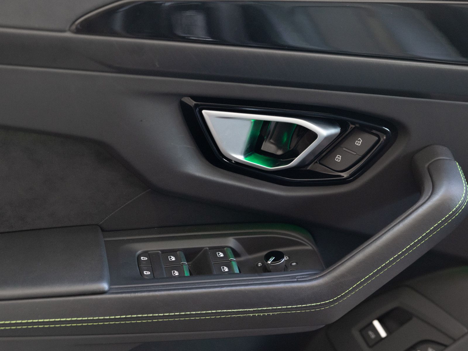 Lamborghini Urus *B&O*Massage*Pano*ALL Black*Garantie foto 19