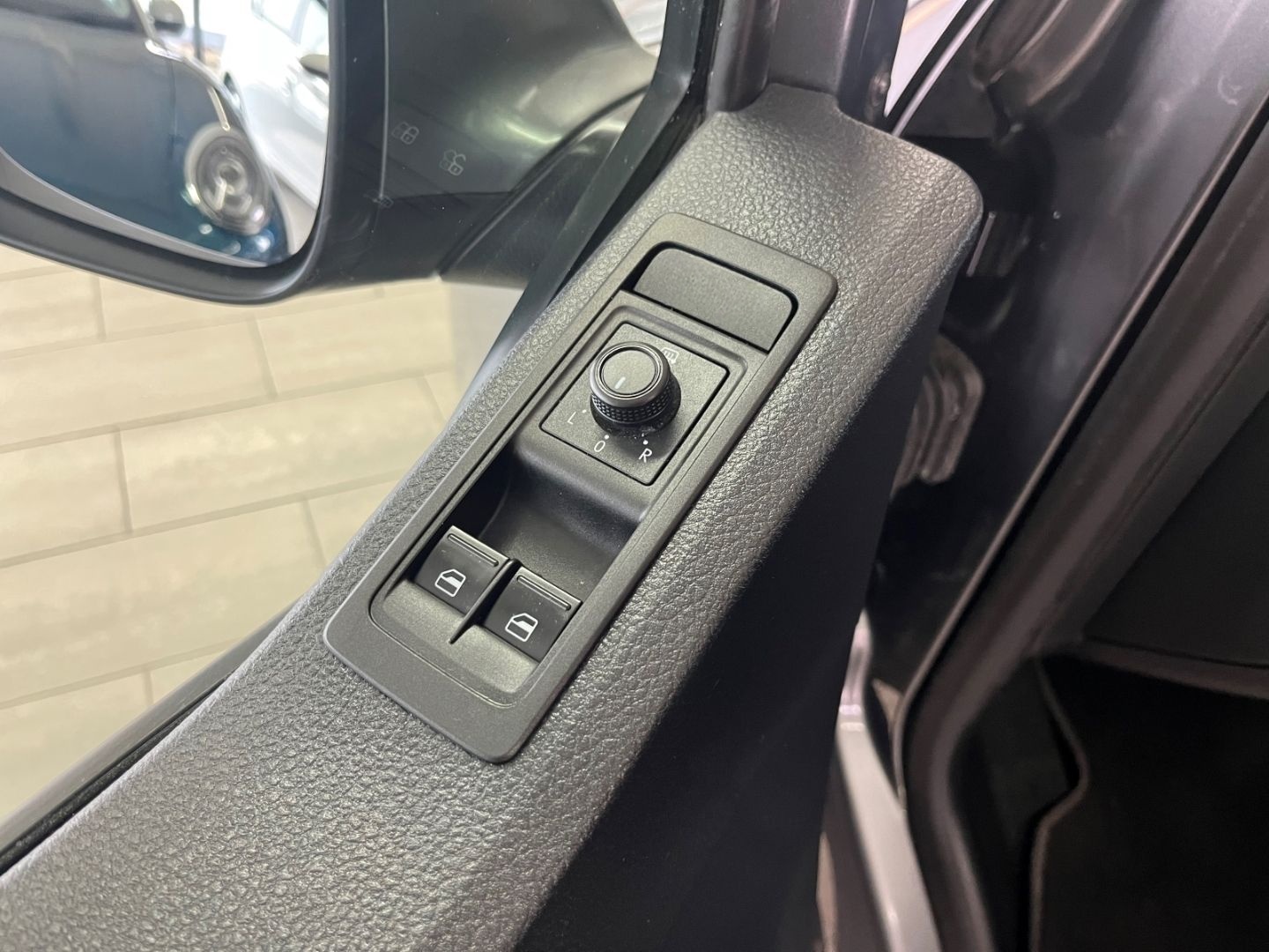 Volkswagen T6 Caravelle Bus lang Klimaautom AHK foto 10