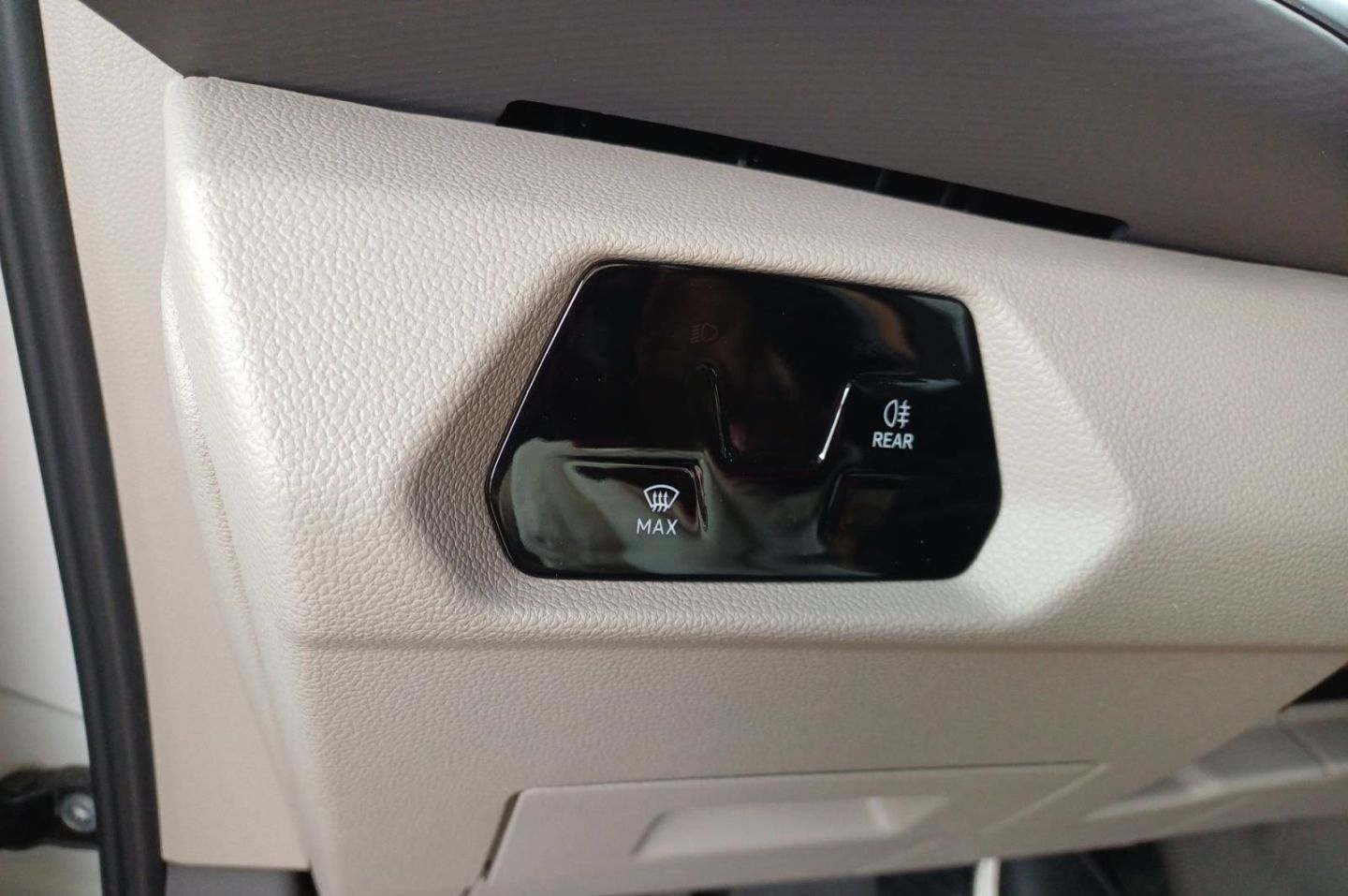 Volkswagen T7 Multivan 1.4 TSI eHybrid ''Life'' lang  AHK+P foto 16