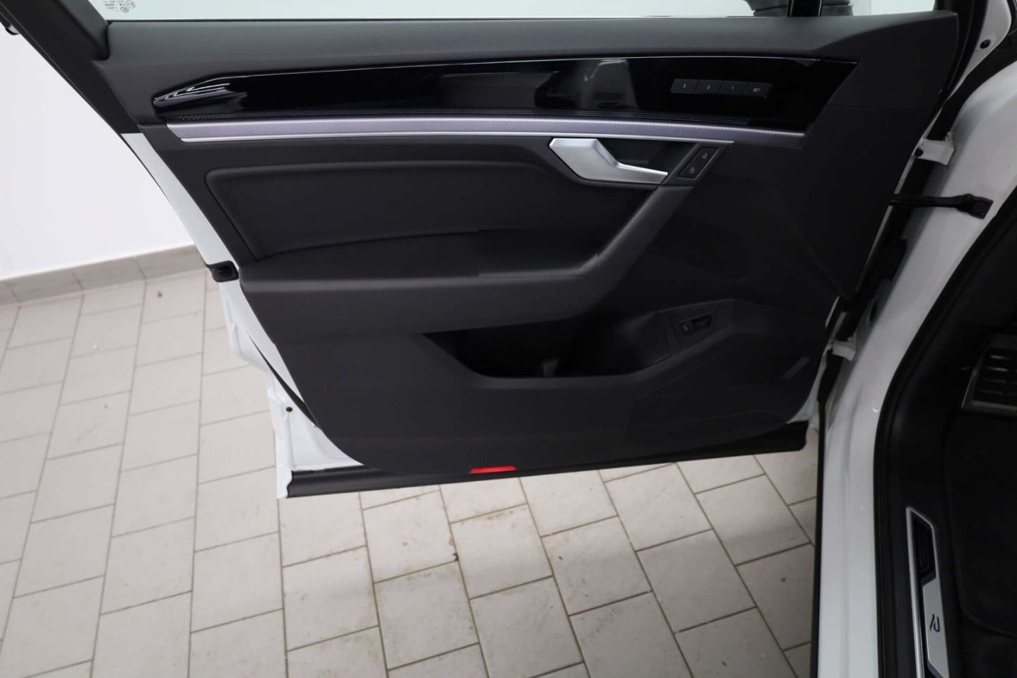 Volkswagen Touareg 3.0 TDI V6 4Motion R-Line DCP/NAV//LED foto 14