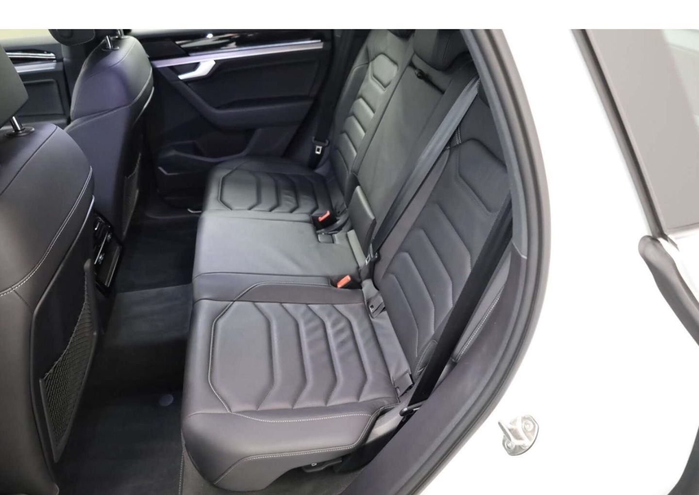 Volkswagen Touareg 3.0 TDI V6 4Motion R-Line DCP/NAV//LED foto 15