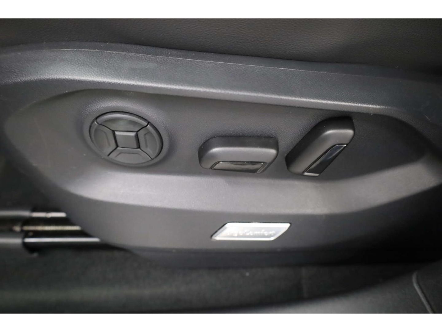 Volkswagen Touareg 3.0 TDI V6 4Motion R-Line DCP/NAV//LED foto 19