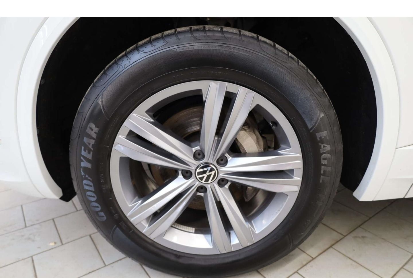 Volkswagen Touareg 3.0 TDI V6 4Motion R-Line DCP/NAV//LED foto 20