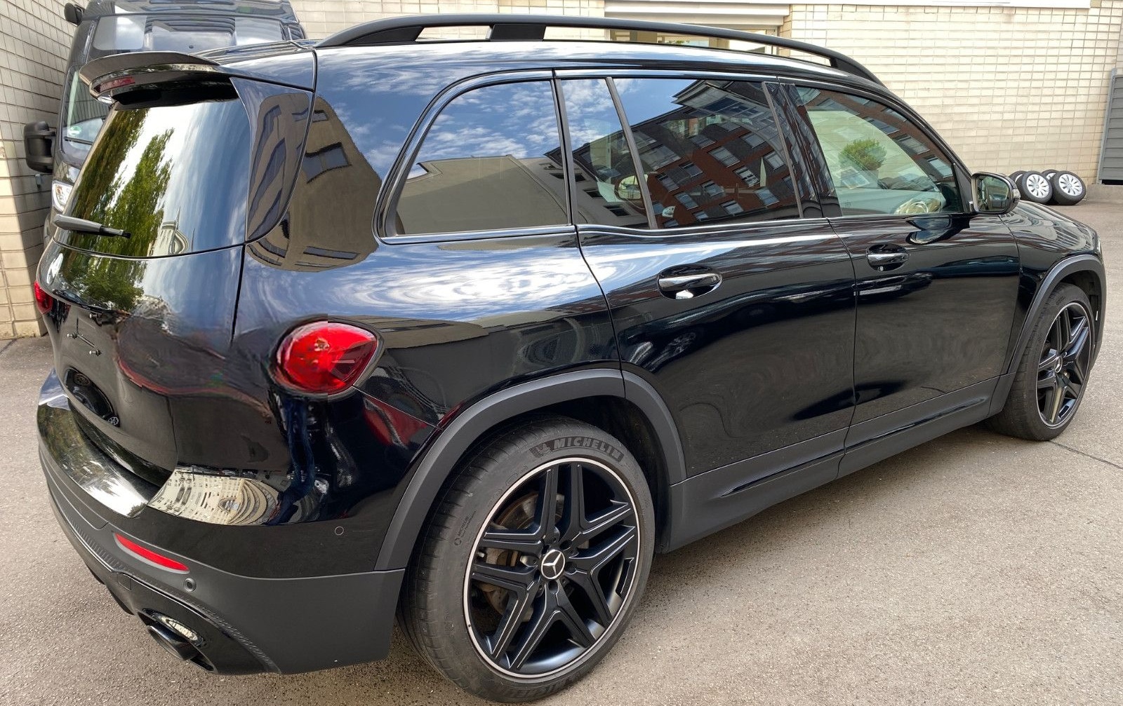 Mercedes-Benz GLB 35 AMG  4MATIC DCT foto 3