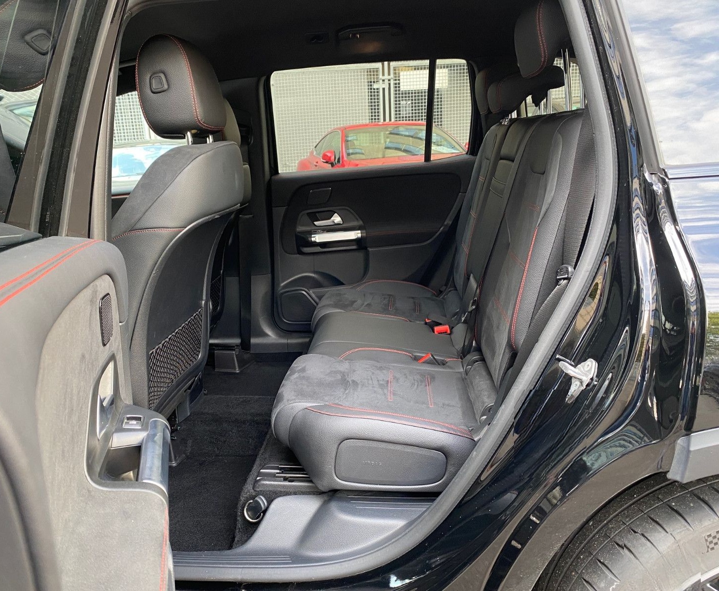 Mercedes-Benz GLB 35 AMG  4MATIC DCT foto 6
