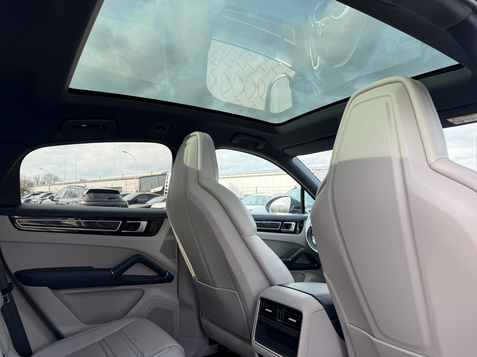 Porsche Cayenne Coupé 3.0 Platinum AWD Hybrid*Pano*HUD foto 12