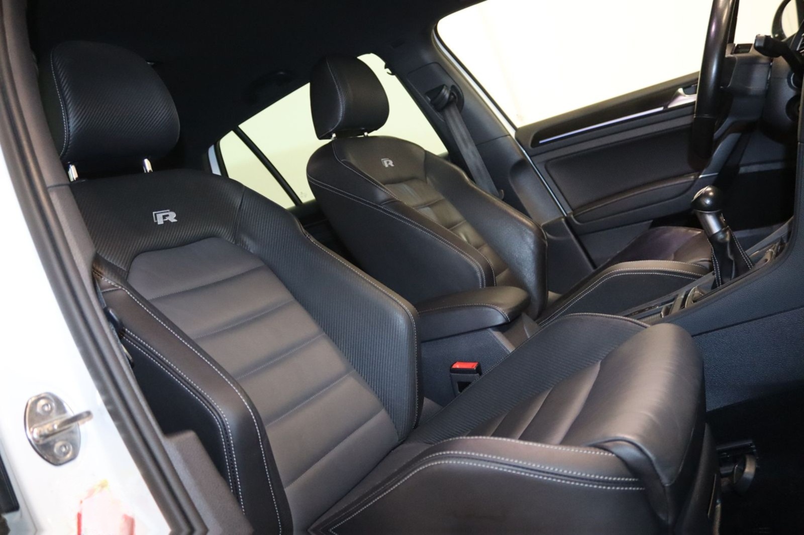 Volkswagen Golf R Limo 4Motion-NAV-LED-VIRTUAL-DYNAUDIO-ACC foto 17