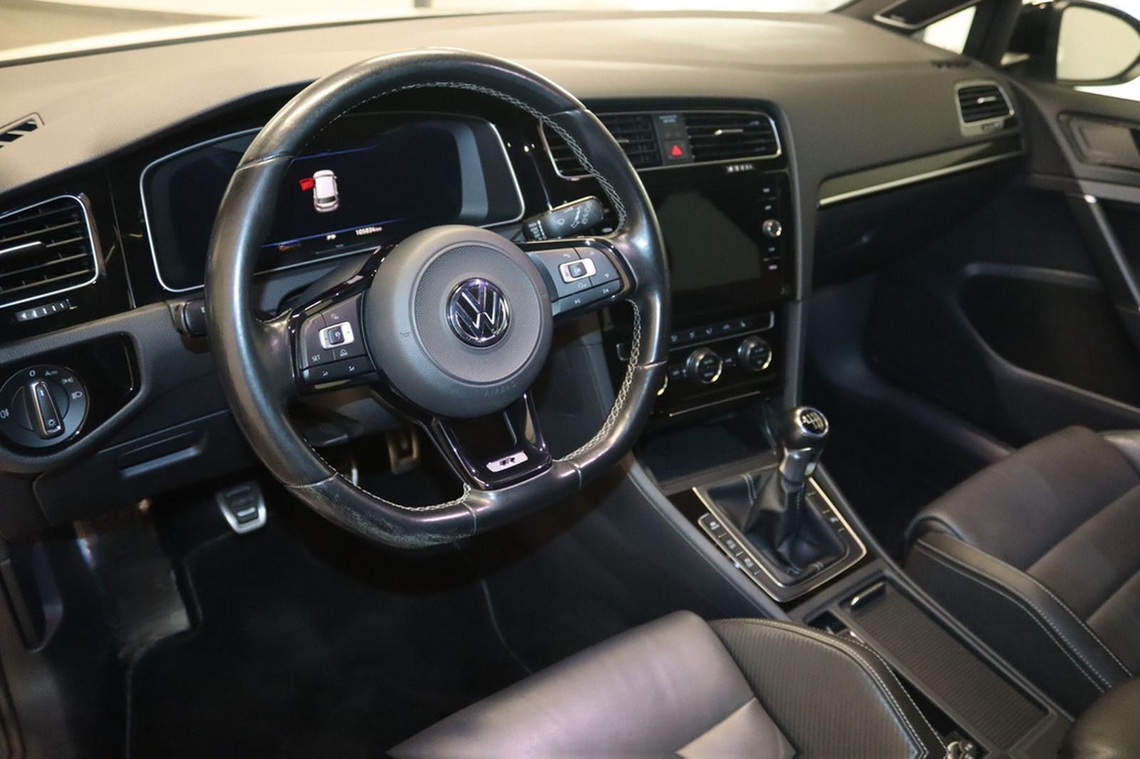 Volkswagen Golf R Limo 4Motion-NAV-LED-VIRTUAL-DYNAUDIO-ACC foto 9