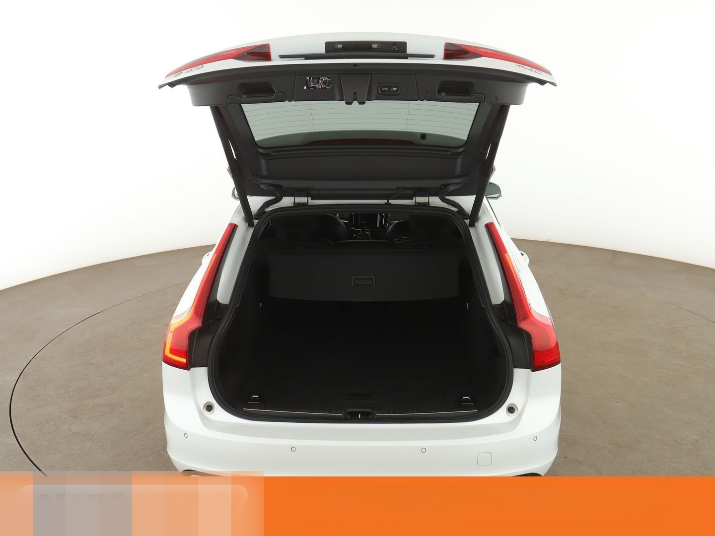 Volvo V90 2.0 T4 R-Design Aut.*NAVI*TEMPO*PDC*SHZ* foto 17