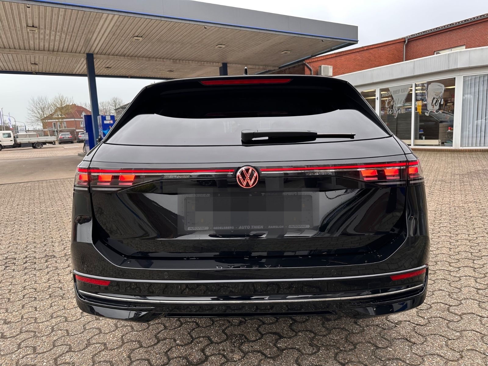 Volkswagen Passat Variant 2.0 TDI Elegance Matrix/AHK/Navi foto 6