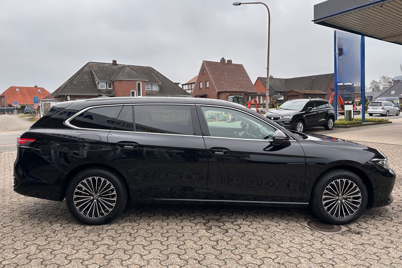 Volkswagen Passat Variant 2.0 TDI Elegance Matrix/AHK/Navi foto 8
