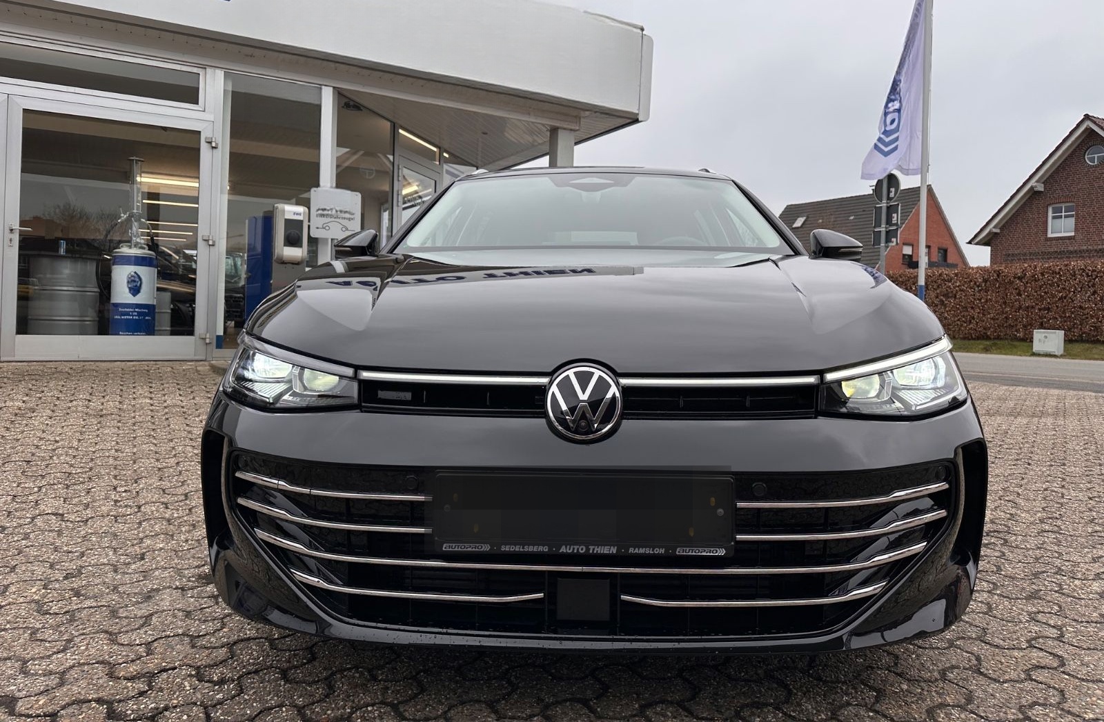 Volkswagen Passat Variant 2.0 TDI Elegance Matrix/AHK/Navi foto 10