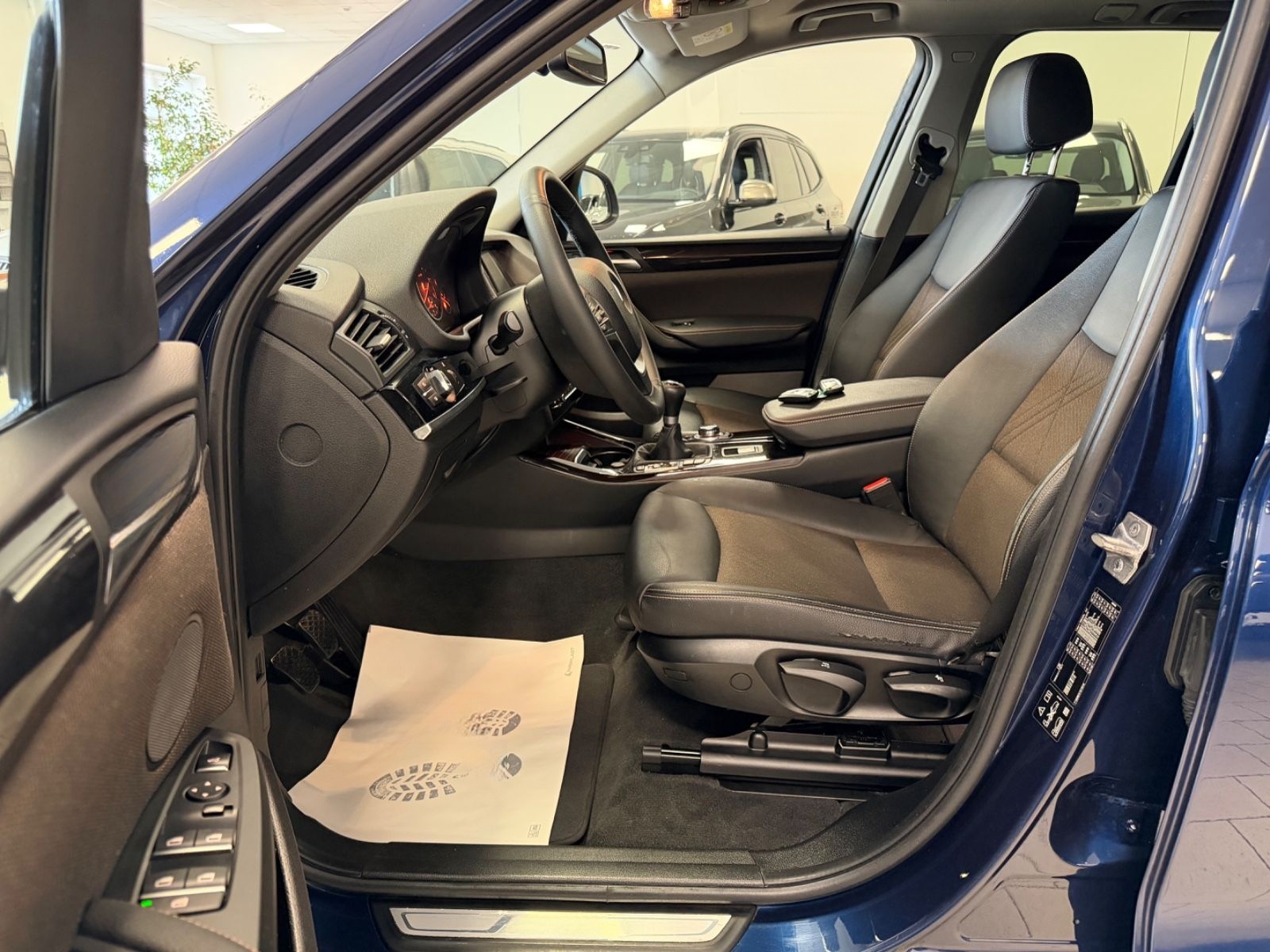 BMW X3xDrive20d/NaviBus/Xenon/Teilleder/Tempom/xLine foto 13