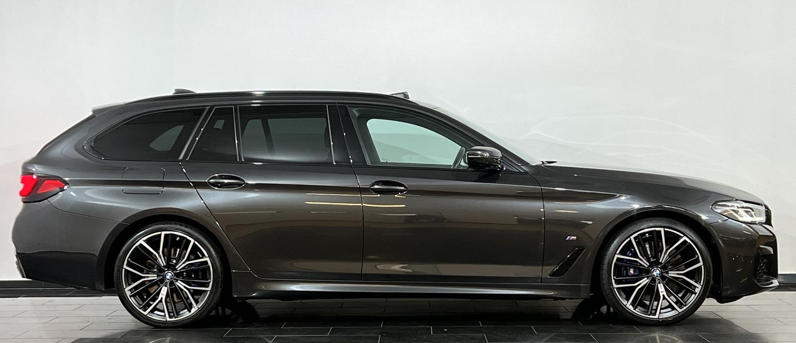 BMW 530 d xDrive M-Sport*Memory*H-Up*LED*H&K*Pano* foto 5