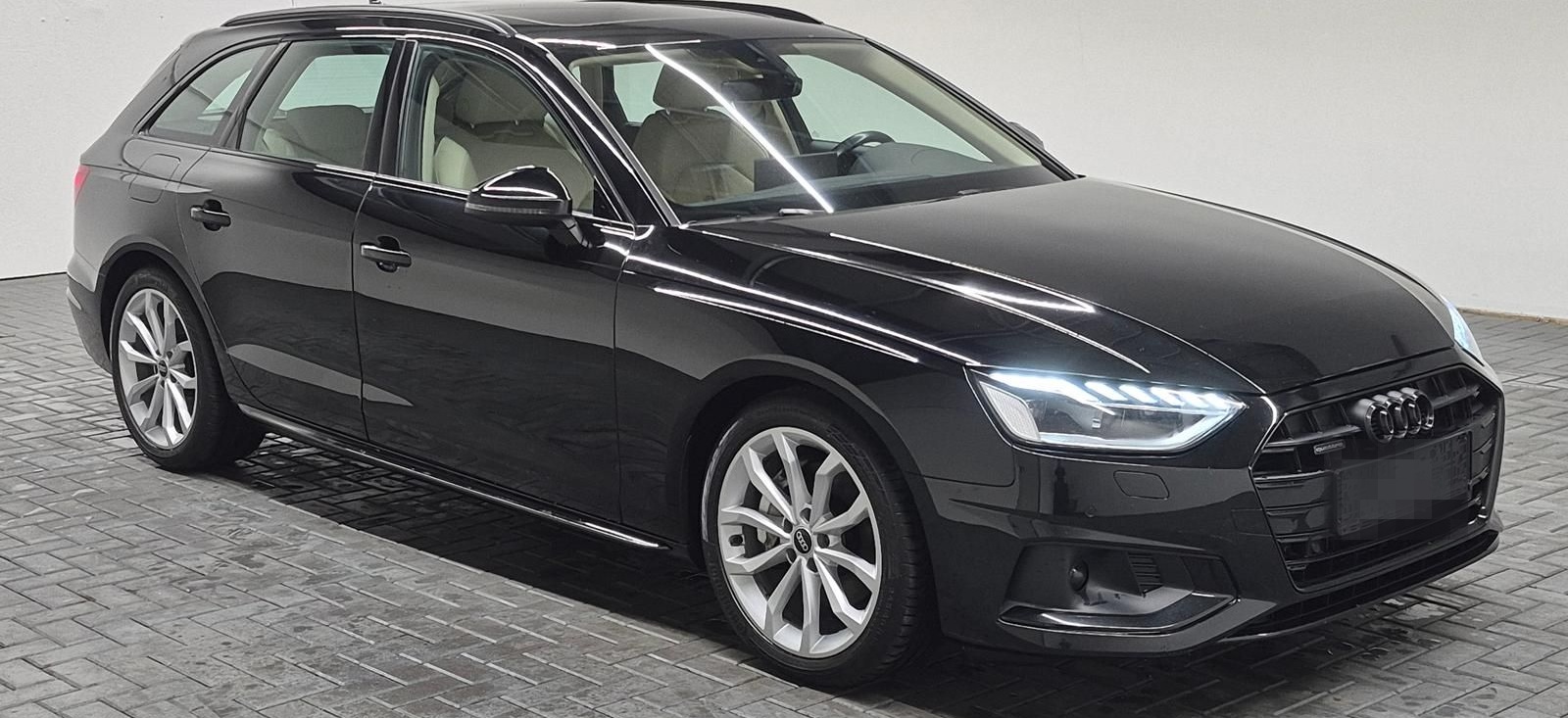 Audi A4 quattro LED/Navi/Pano/AHK/Stdhzg/SHZ/Kam/18LM foto 6