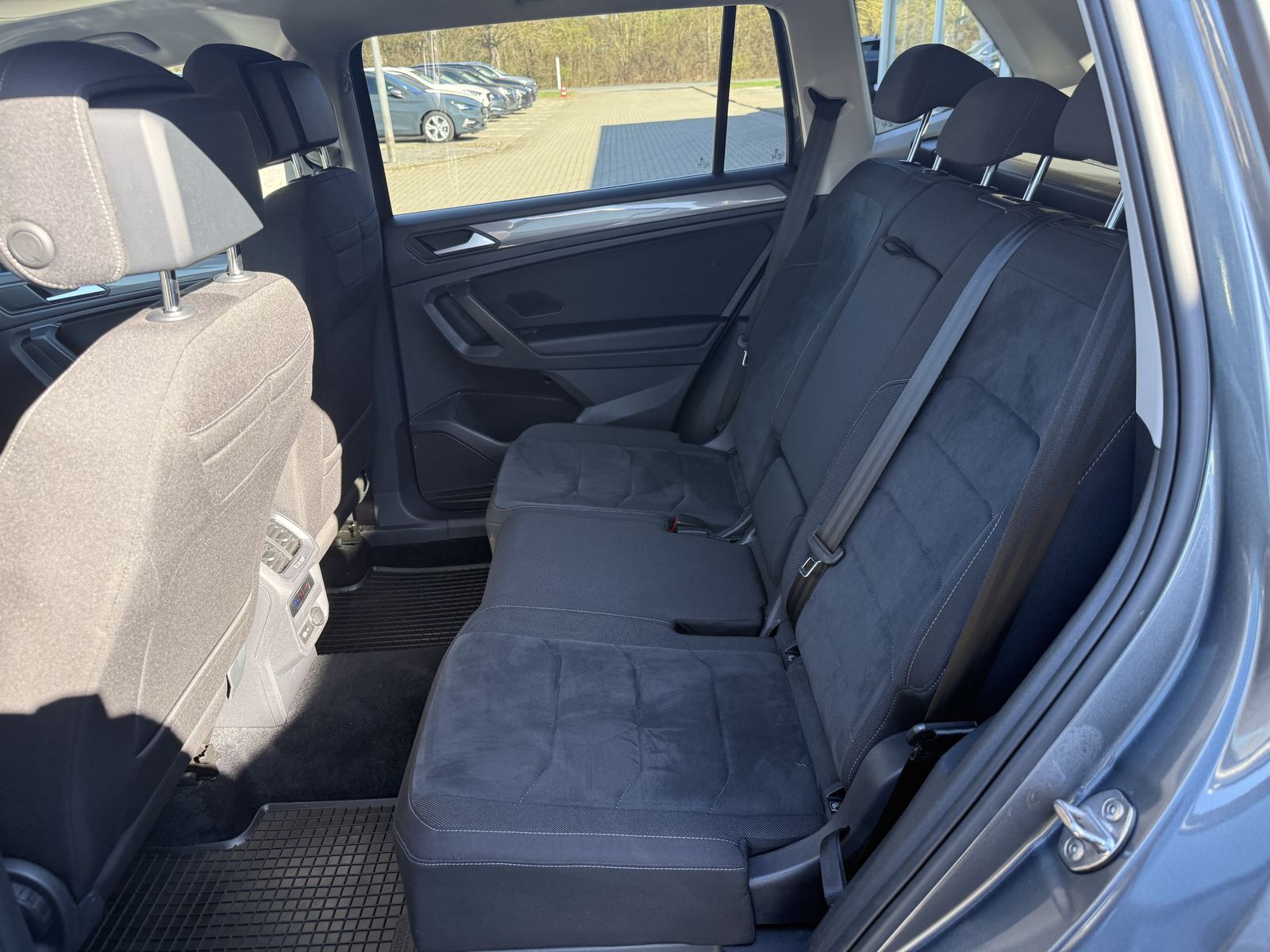 Volkswagen Tiguan Allspace 4-M,HUD,R-Kam,Side,AHK,Winter foto 24