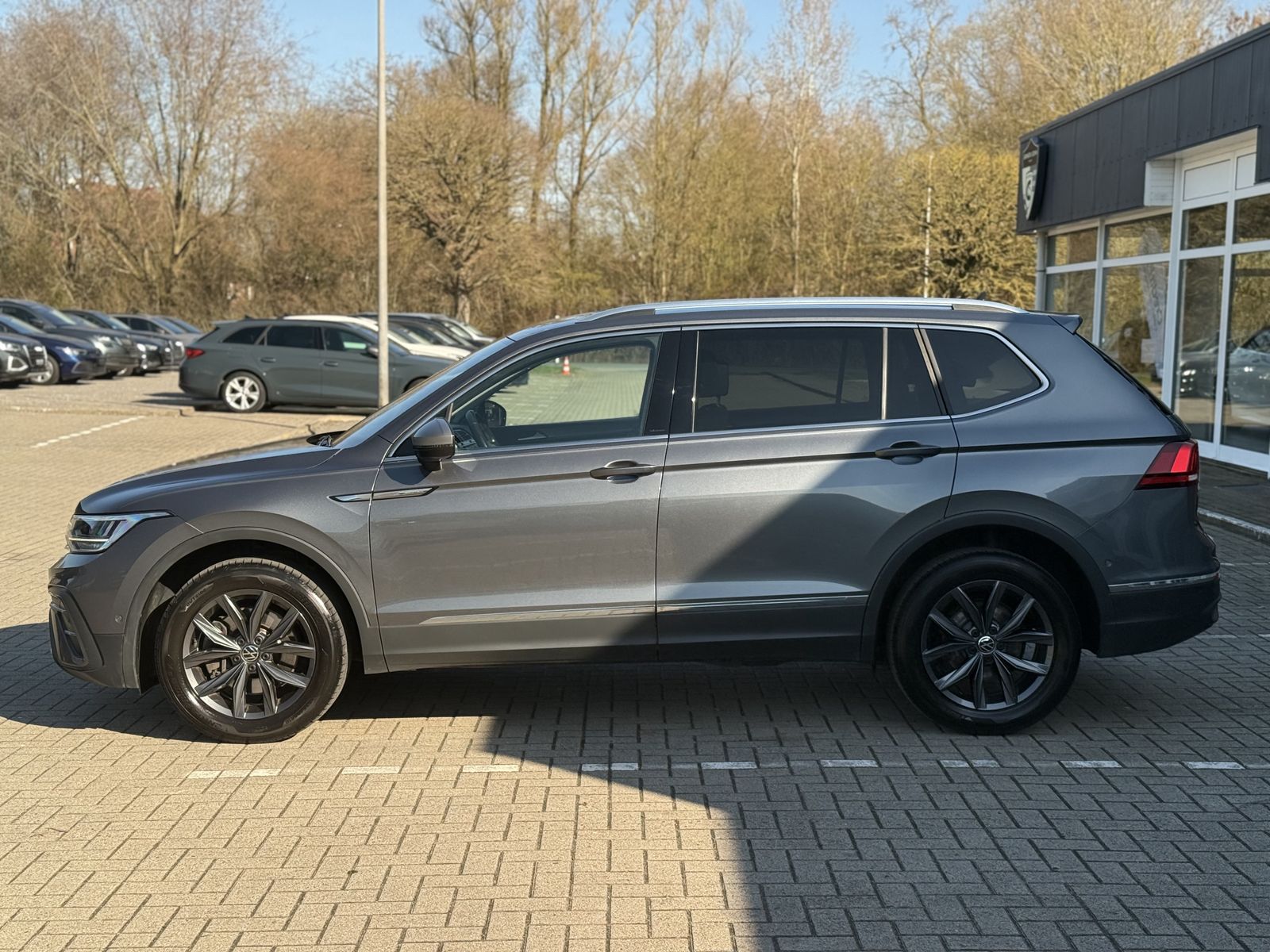 Volkswagen Tiguan Allspace 4-M,HUD,R-Kam,Side,AHK,Winter foto 9
