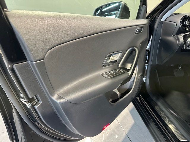 Mercedes-Benz A 180 d Advanced 8-DCT/MBUX/LED/SHZ/Kamera/DAB+ foto 12