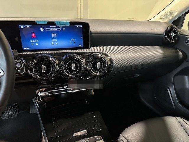 Mercedes-Benz A 180 d Advanced 8-DCT/MBUX/LED/SHZ/Kamera/DAB+ foto 6