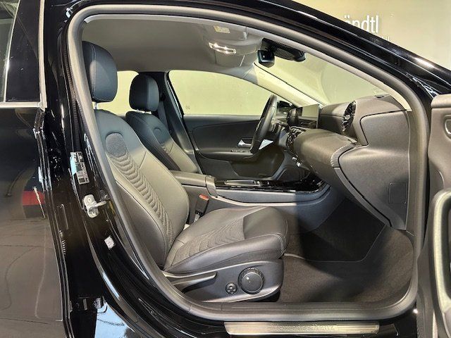 Mercedes-Benz A 180 d Advanced 8-DCT/MBUX/LED/SHZ/Kamera/DAB+ foto 9