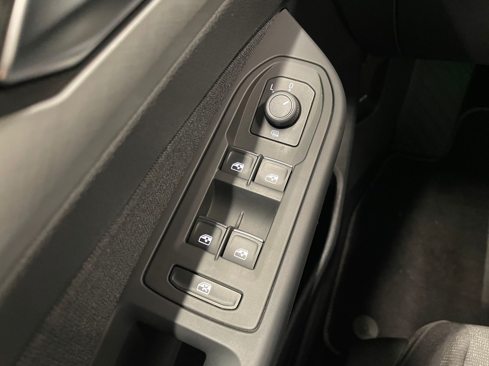 Volkswagen Golf VIII Variant Life 1.0 eTSI DSG RFK NAVI TRA foto 24