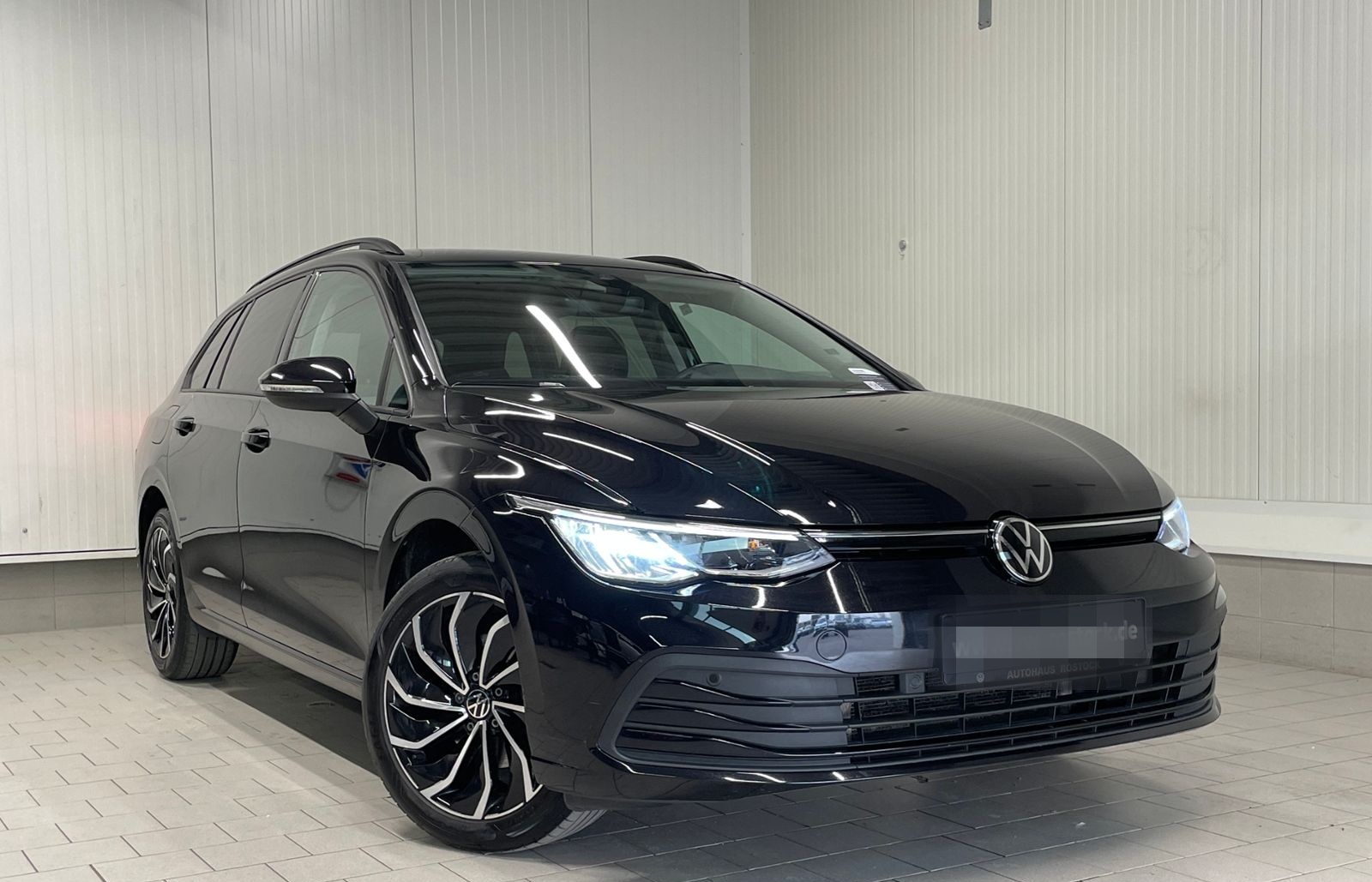 Volkswagen Golf VIII Variant Life 1.0 eTSI DSG RFK NAVI TRA foto 9