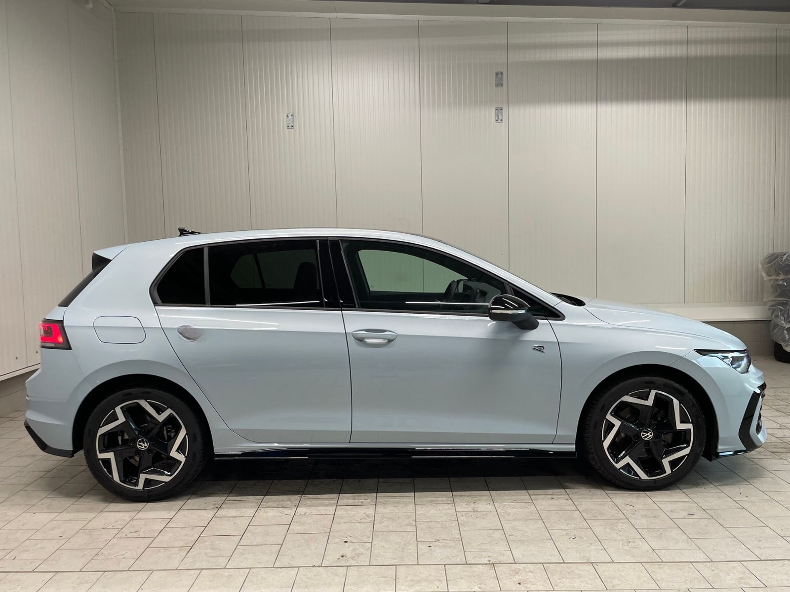 Volkswagen Golf VIII R-Line 2.0 TDI DSG IQ.LIGHT PANO NAVI foto 6