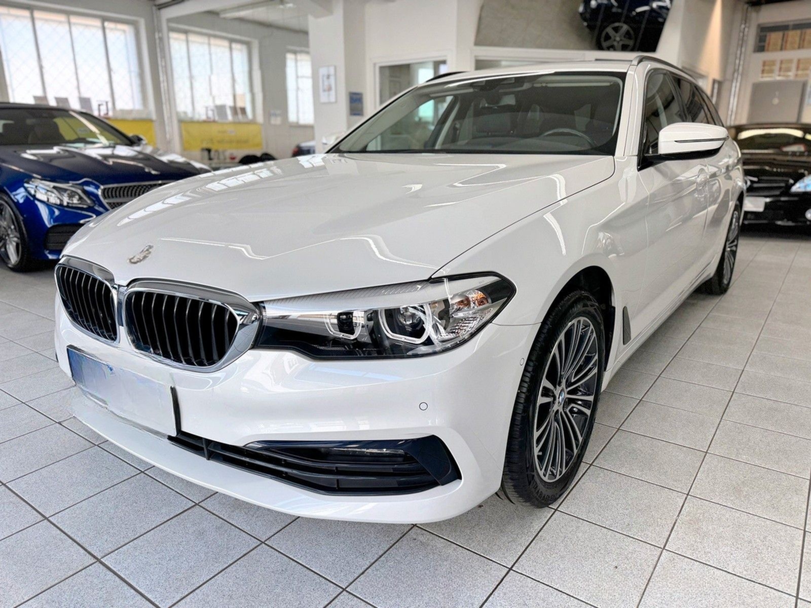BMW 520 d xDrive Touring Sport Line LEDER KOMFORTSIT foto 2