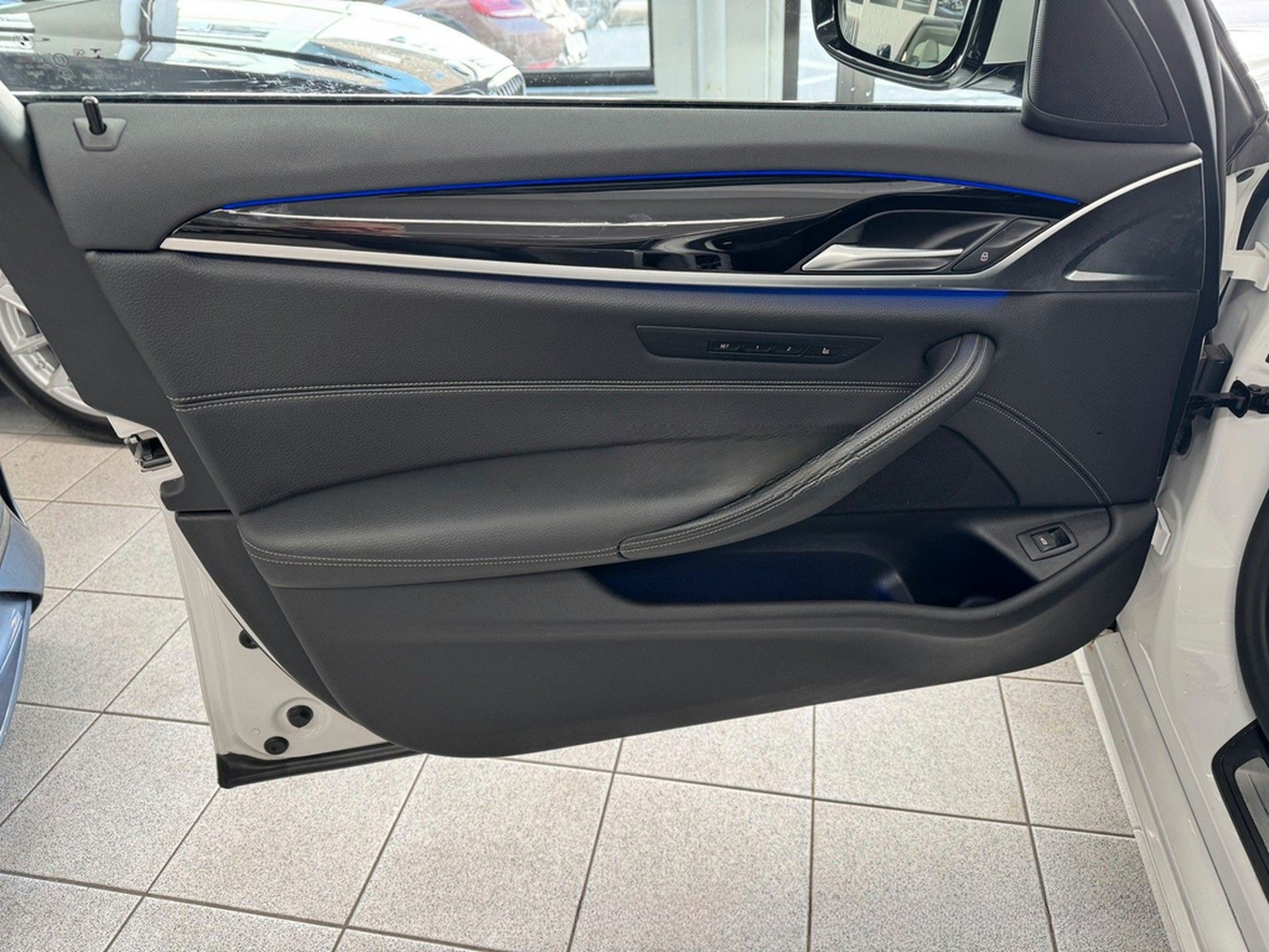 BMW 520 d xDrive Touring Sport Line LEDER KOMFORTSIT foto 13