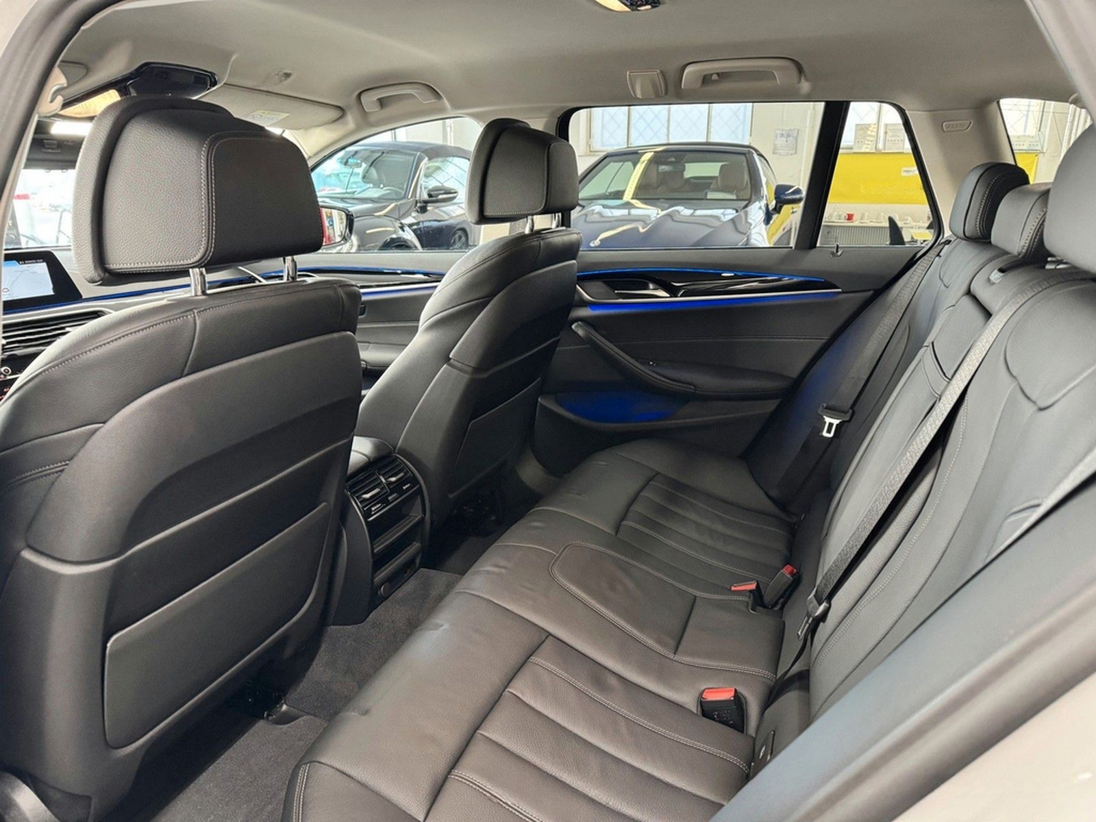 BMW 520 d xDrive Touring Sport Line LEDER KOMFORTSIT foto 17