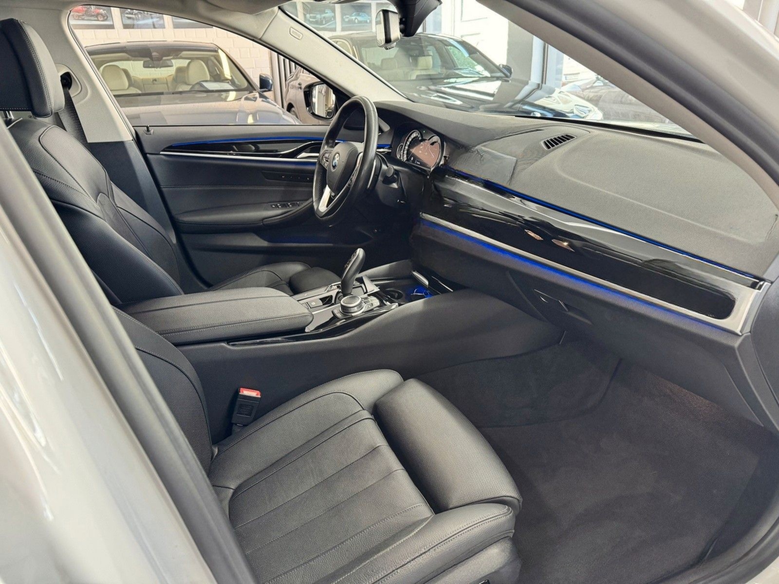 BMW 520 d xDrive Touring Sport Line LEDER KOMFORTSIT foto 20