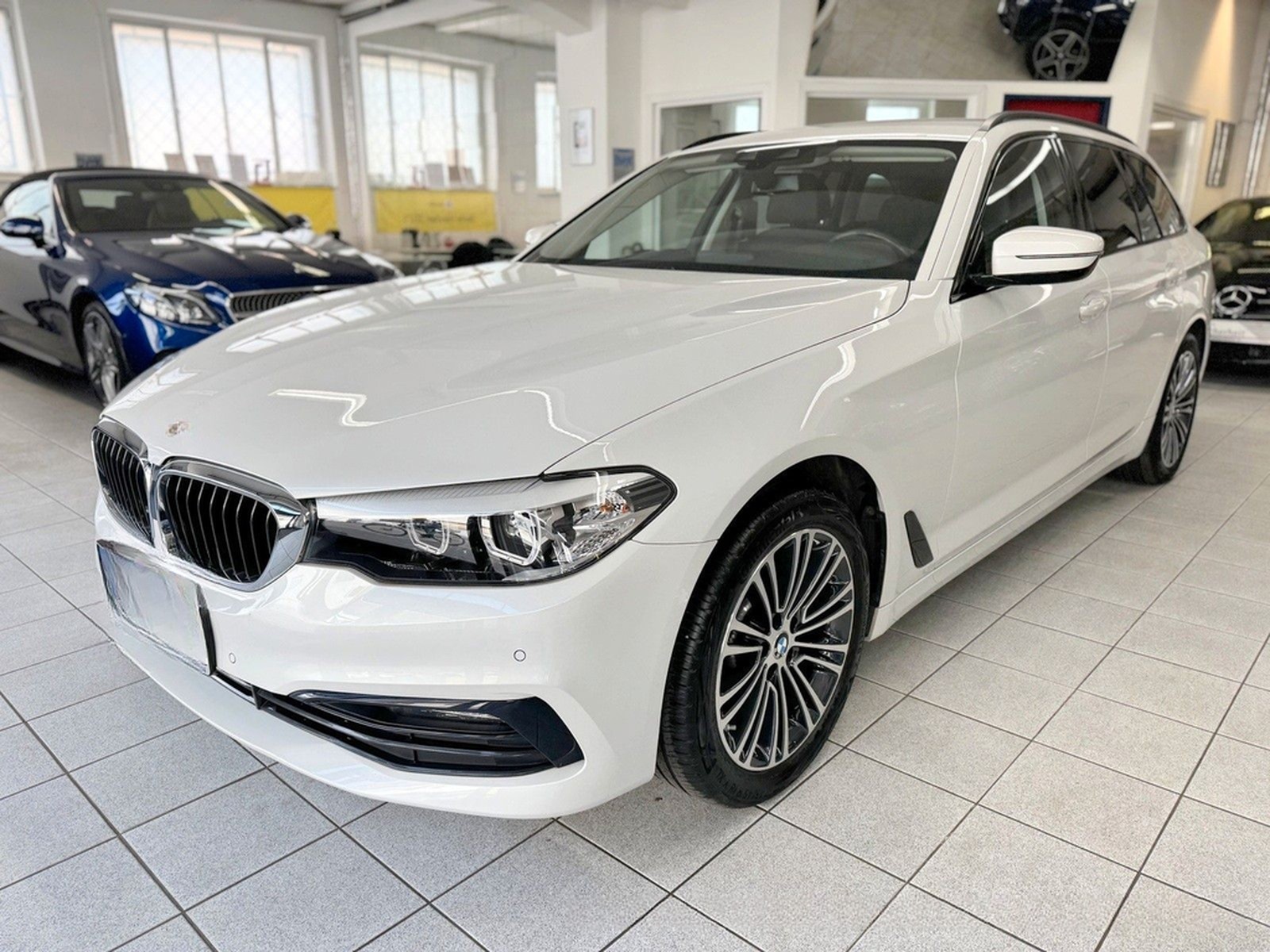 BMW 520 d xDrive Touring Sport Line LEDER KOMFORTSIT foto 3