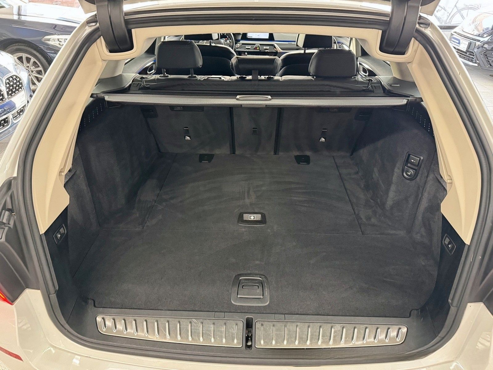 BMW 520 d xDrive Touring Sport Line LEDER KOMFORTSIT foto 29