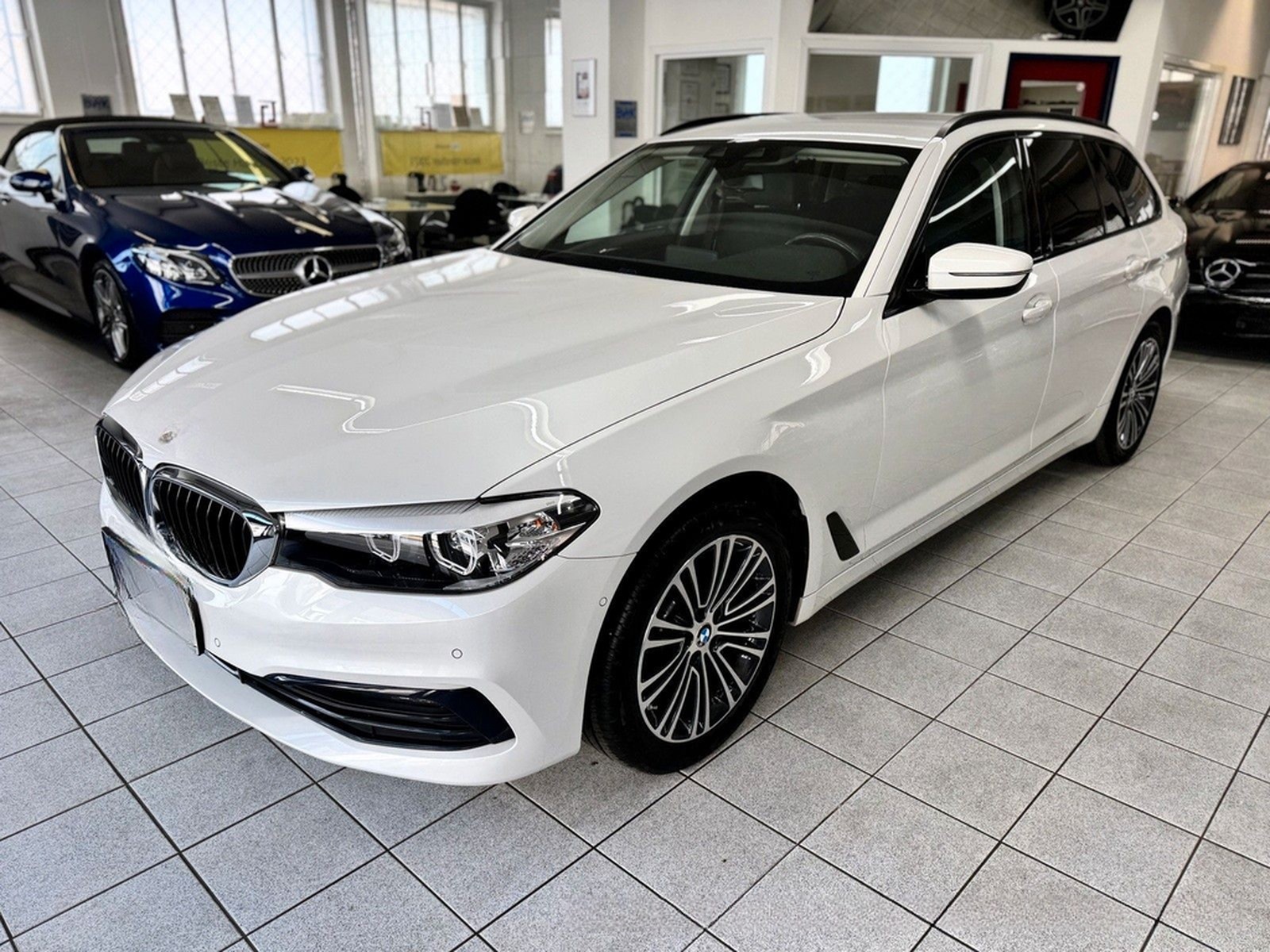 BMW 520 d xDrive Touring Sport Line LEDER KOMFORTSIT foto 4