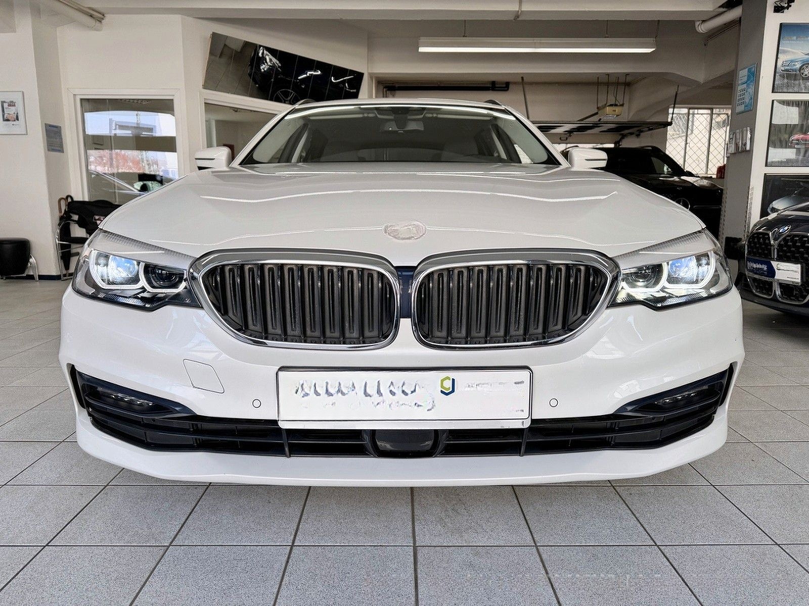 BMW 520 d xDrive Touring Sport Line LEDER KOMFORTSIT foto 34