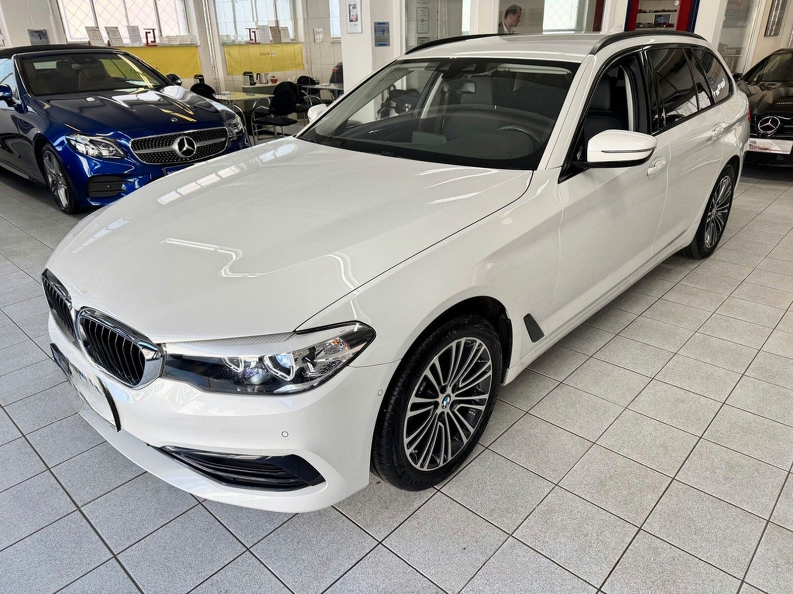 BMW 520 d xDrive Touring Sport Line LEDER KOMFORTSIT foto 37