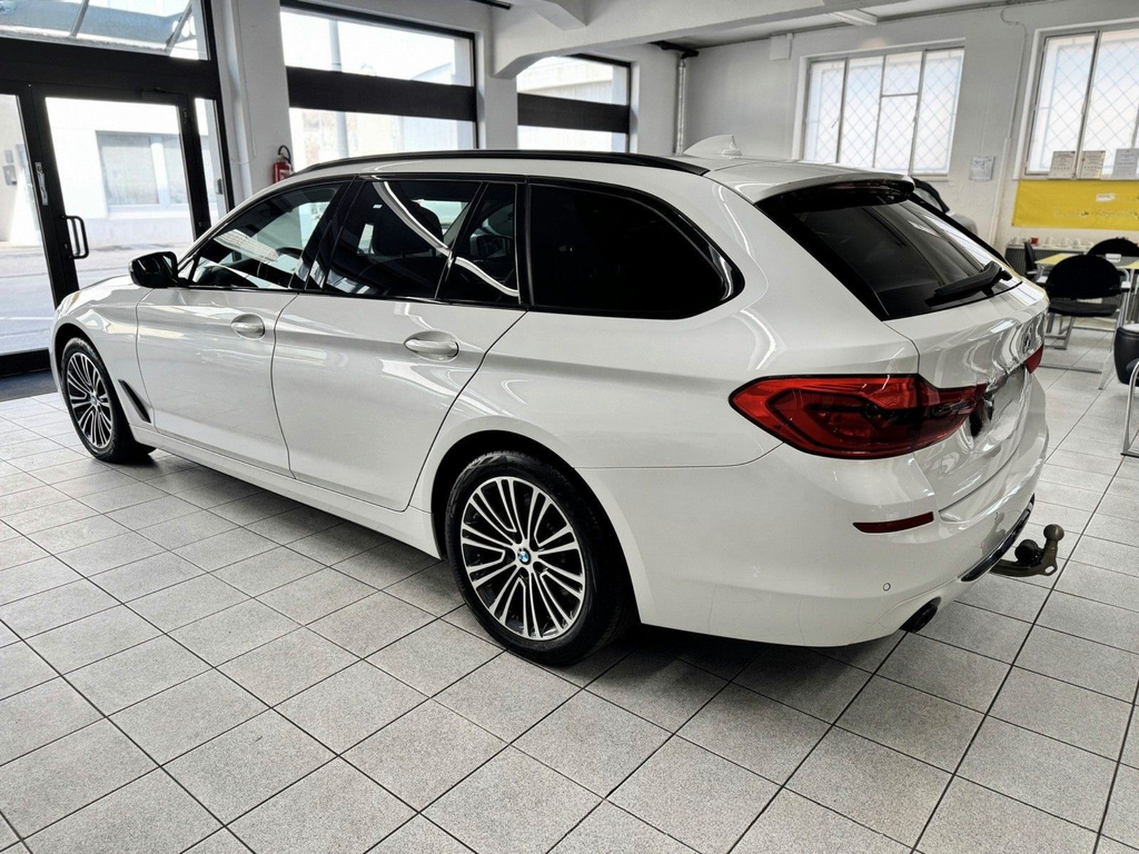 BMW 520 d xDrive Touring Sport Line LEDER KOMFORTSIT foto 9
