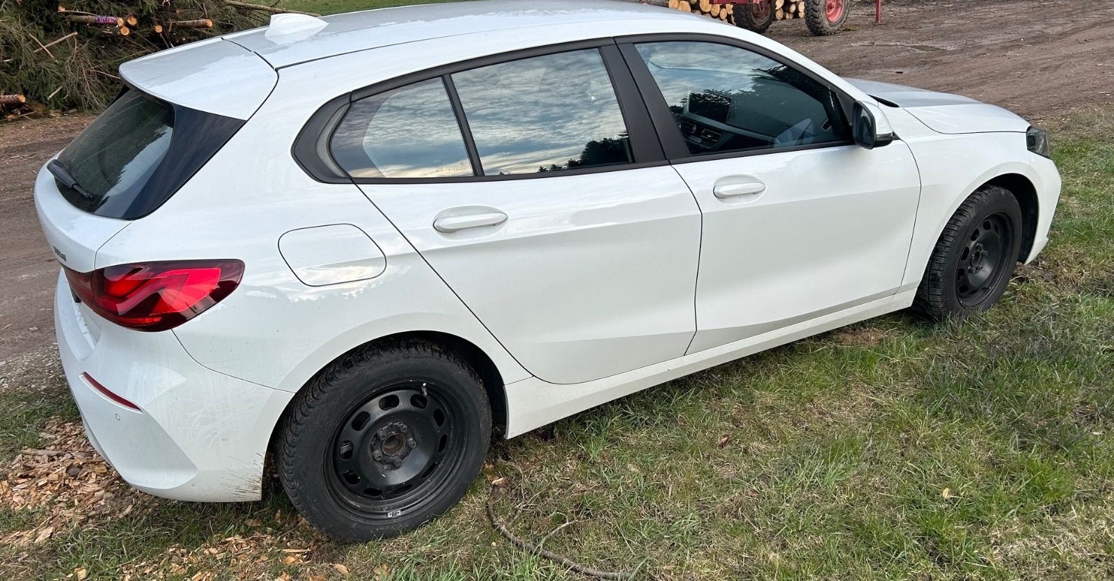 BMW 116i (F40) Advantage *1. Hand *HU neu  *sparsam foto 6