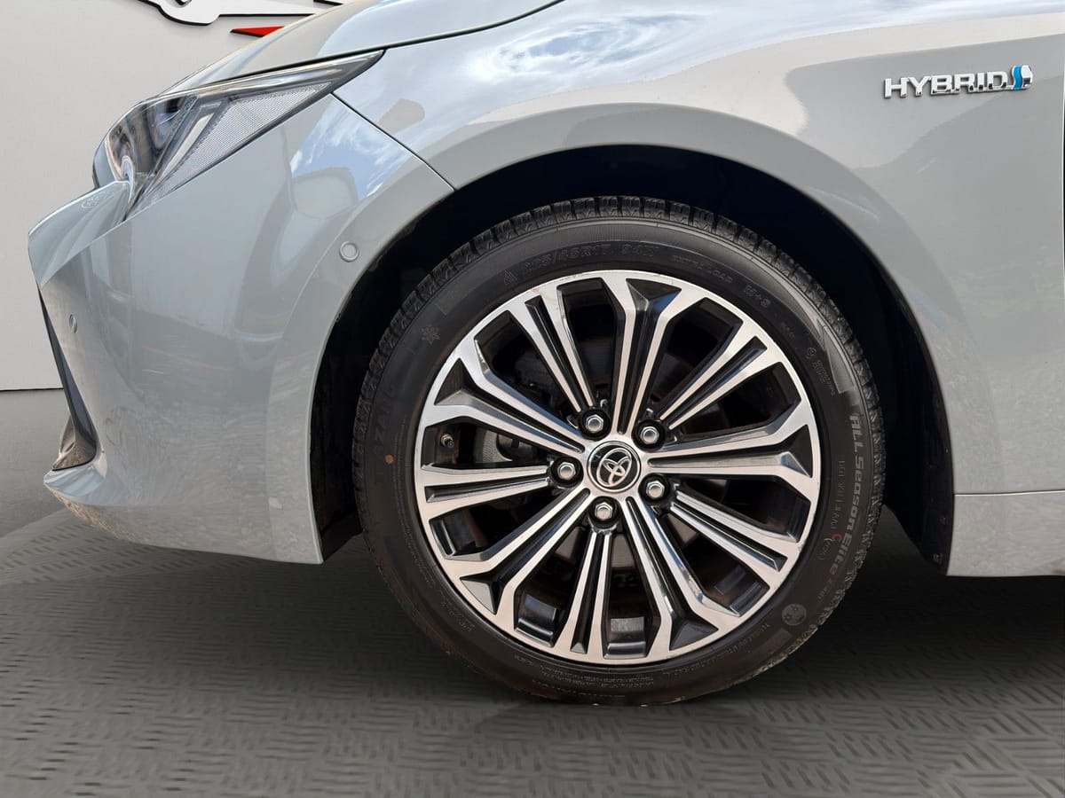 Toyota Corolla 2,0 Hybrid Team Deutsch Touring Sports foto 3