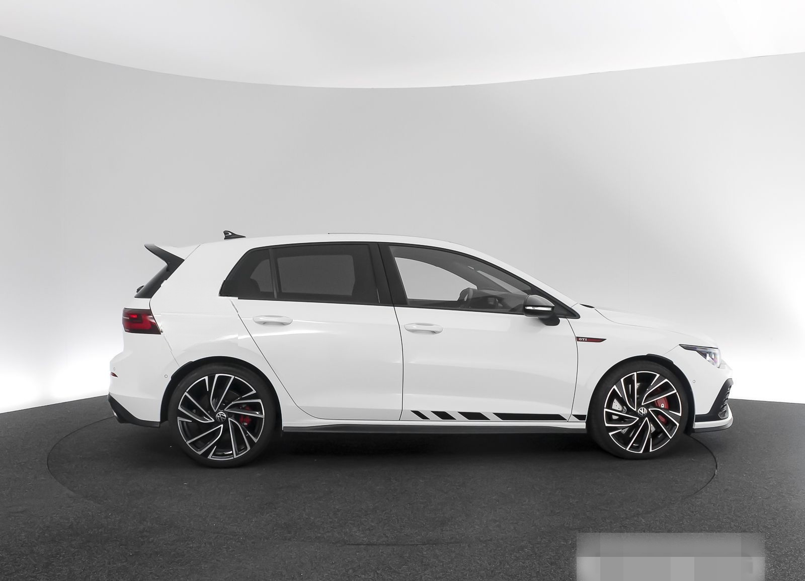 Volkswagen Golf VIII GTI Clubsport 2.0 TSI BlackStyle Leder foto 6